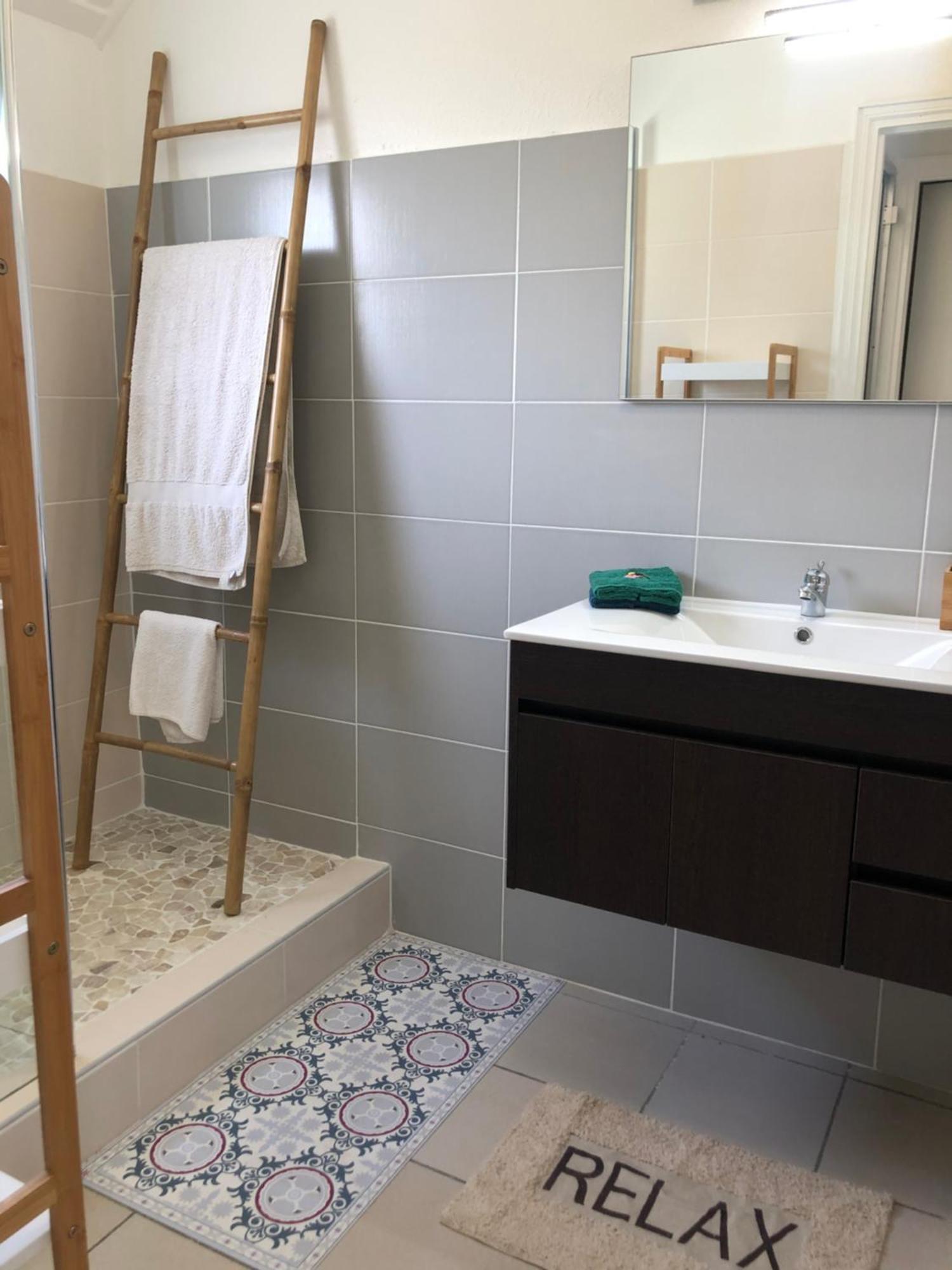 Beau T4 Refait A Neuf Proche Plage Sainte-Anne Εξωτερικό φωτογραφία