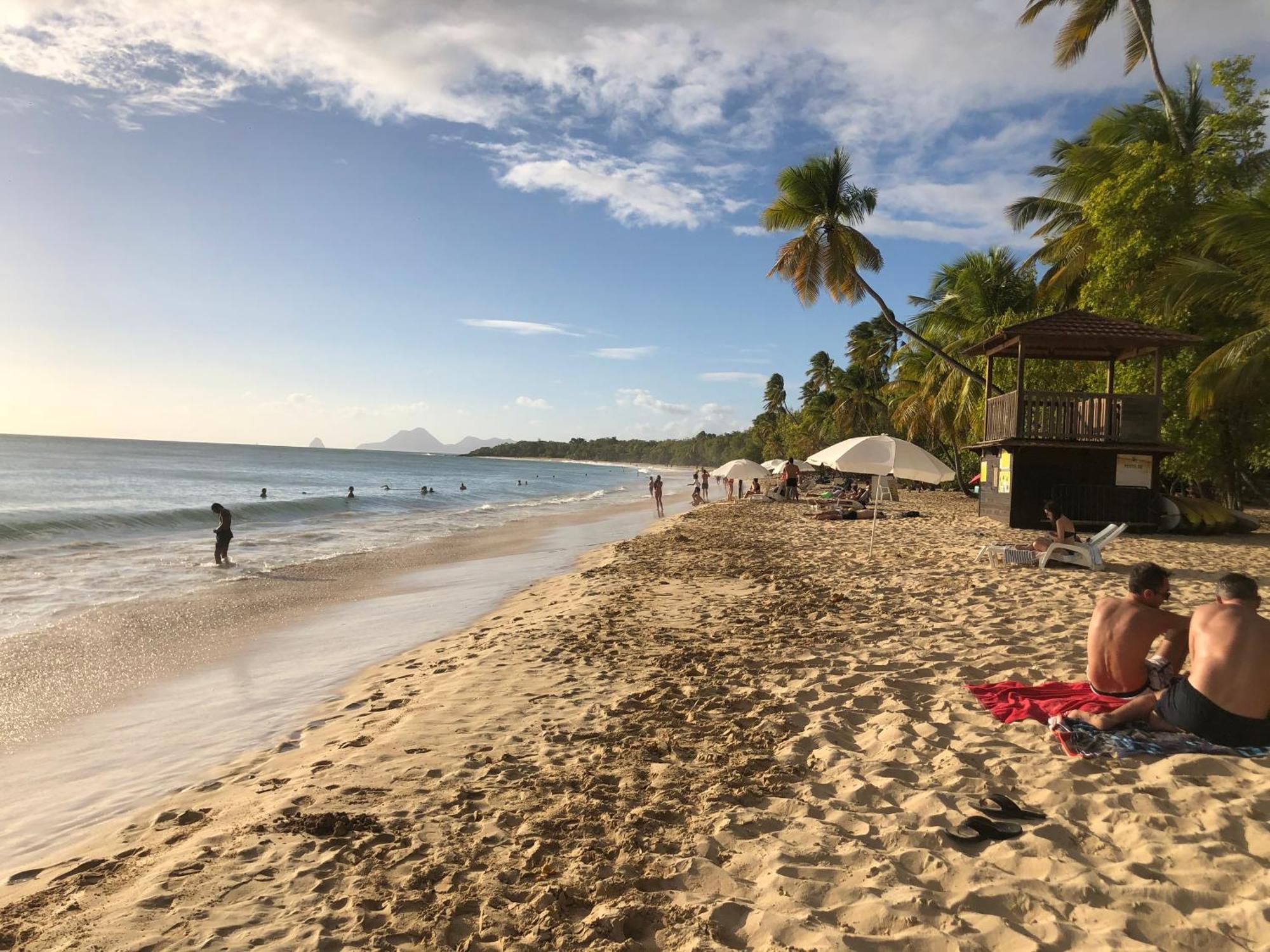 Beau T4 Refait A Neuf Proche Plage Sainte-Anne Εξωτερικό φωτογραφία